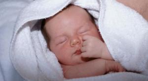 Beebi pea higistamise põhjused une ajal Imiku pea higistab palju